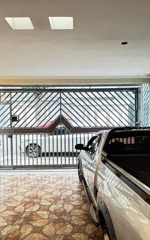 Casa à venda com 180m², 3 quartos e 2 vagas Casa à venda com 180m², 3 quartos e 2 vagasGaragem