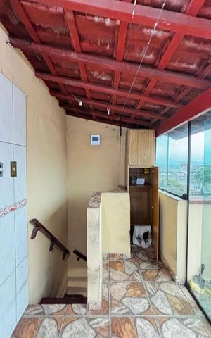Casa à venda com 180m², 3 quartos e 2 vagas Casa à venda com 180m², 3 quartos e 2 vagasÁrea de Serviço