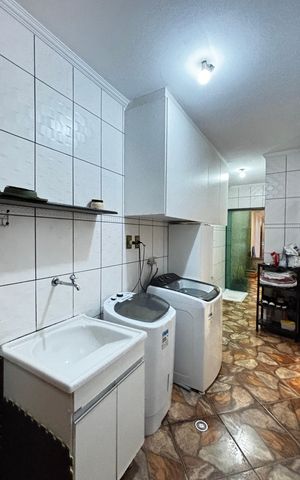 Casa à venda com 180m², 3 quartos e 2 vagas Casa à venda com 180m², 3 quartos e 2 vagasÁrea de Serviço