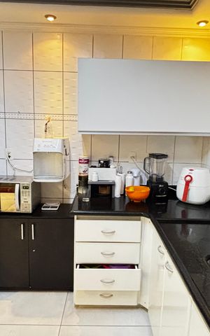 Casa à venda com 180m², 3 quartos e 2 vagas Casa à venda com 180m², 3 quartos e 2 vagasCozinha - Sala de Jantar
