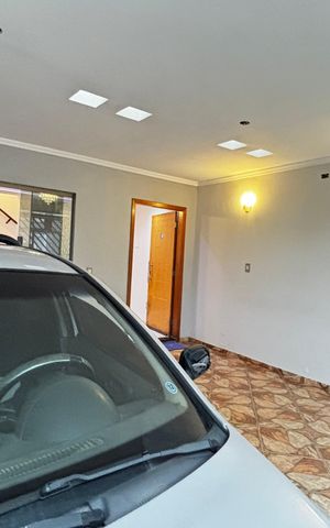 Casa à venda com 180m², 3 quartos e 2 vagas Casa à venda com 180m², 3 quartos e 2 vagasGaragem
