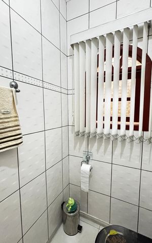 Casa à venda com 180m², 3 quartos e 2 vagas Casa à venda com 180m², 3 quartos e 2 vagasLavabo