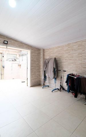 Casa à venda com 309m², 4 quartos e 4 vagasGaragem
