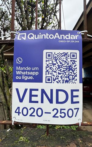 Casa à venda com 300m², 2 quartos e 3 vagas Casa à venda com 300m², 2 quartos e 3 vagasFachada