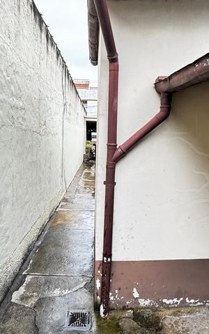 Casa à venda com 300m², 2 quartos e 3 vagas