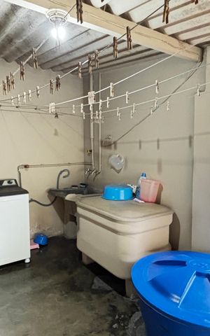 Casa à venda com 300m², 2 quartos e 3 vagas Casa à venda com 300m², 2 quartos e 3 vagasÁrea de Serviço