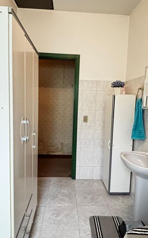 Casa à venda com 300m², 2 quartos e 3 vagas Casa à venda com 300m², 2 quartos e 3 vagasBanheiro