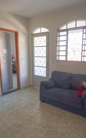 Casa à venda com 150m², 5 quartos e 3 vagasSala
