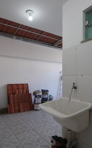 Casa de condomínio à venda com 90m², 3 quartos e 1 vagaÁrea de serviço