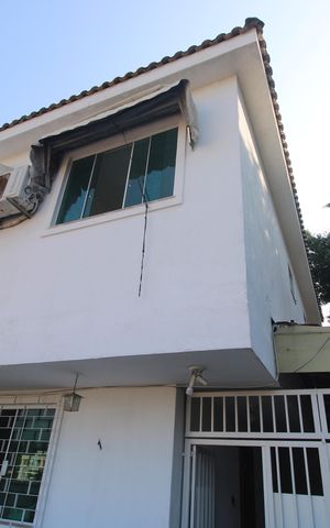 Casa de condomínio à venda com 90m², 3 quartos e 1 vagaFrente da casa