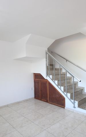 Casa de condomínio à venda com 90m², 3 quartos e 1 vagaSala
