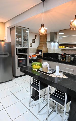 Casa à venda com 187m², 3 quartos e 3 vagas
