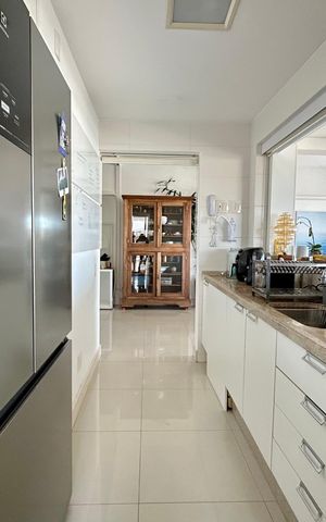 Apartamento para alugar com 196m², 3 quartos e 2 vagas Apartamento para alugar com 196m², 3 quartos e 2 vagasCozinha