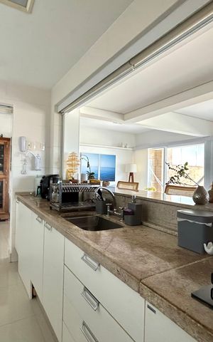 Apartamento para alugar com 196m², 3 quartos e 2 vagas Apartamento para alugar com 196m², 3 quartos e 2 vagasCozinha