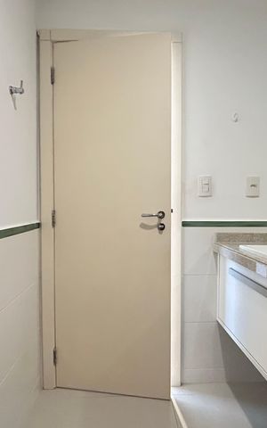 Apartamento para alugar com 196m², 3 quartos e 2 vagas Apartamento para alugar com 196m², 3 quartos e 2 vagasBanheiro suíte 1