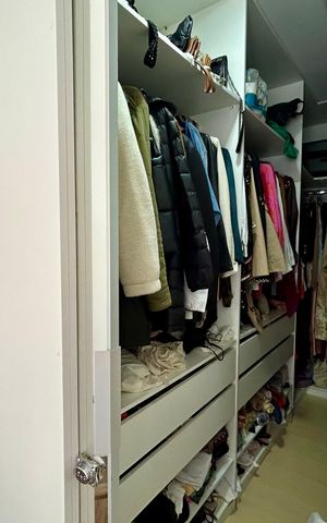 Apartamento para alugar com 196m², 3 quartos e 2 vagas Apartamento para alugar com 196m², 3 quartos e 2 vagasSuíte 2 - Closet