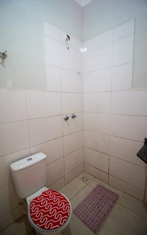 Casa de condomínio para alugar com 64m², 2 quartos e 1 vaga Casa de condomínio para alugar com 64m², 2 quartos e 1 vagaBanheiro