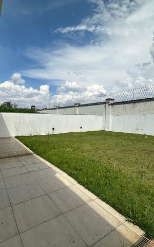 Casa de condomínio para alugar com 262m², 4 quartos e 4 vagas Casa de condomínio para alugar com 262m², 4 quartos e 4 vagasQuintal