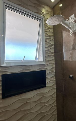 Casa de condomínio para alugar com 262m², 4 quartos e 4 vagas Casa de condomínio para alugar com 262m², 4 quartos e 4 vagasBanheiro da Suíte 2