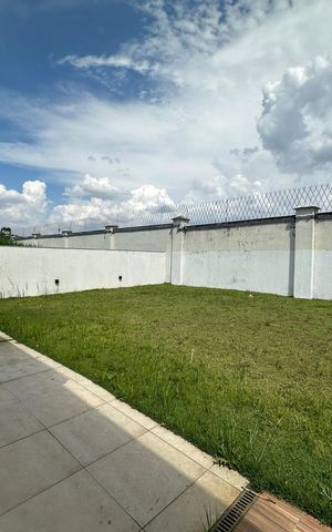 Casa de condomínio para alugar com 262m², 4 quartos e 4 vagas Casa de condomínio para alugar com 262m², 4 quartos e 4 vagasQuintal