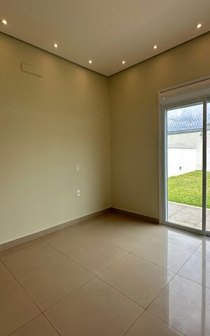 Casa de condomínio para alugar com 262m², 4 quartos e 4 vagas Casa de condomínio para alugar com 262m², 4 quartos e 4 vagasSuíte 1