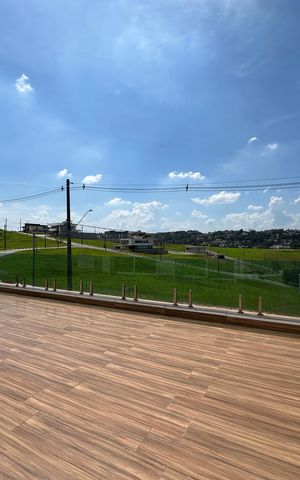 Casa de condomínio para alugar com 262m², 4 quartos e 4 vagas Casa de condomínio para alugar com 262m², 4 quartos e 4 vagasVaranda