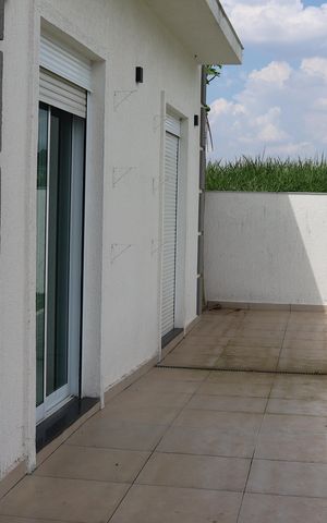 Casa de condomínio para alugar com 262m², 4 quartos e 4 vagas Casa de condomínio para alugar com 262m², 4 quartos e 4 vagasQuintal