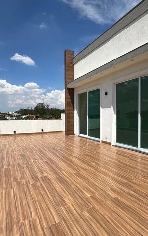 Casa de condomínio para alugar com 262m², 4 quartos e 4 vagas Casa de condomínio para alugar com 262m², 4 quartos e 4 vagasVaranda