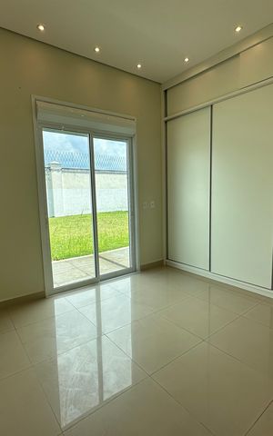 Casa de condomínio para alugar com 262m², 4 quartos e 4 vagas Casa de condomínio para alugar com 262m², 4 quartos e 4 vagasSuíte 1