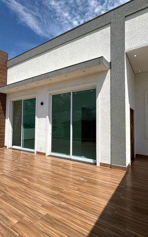 Casa de condomínio para alugar com 262m², 4 quartos e 4 vagas Casa de condomínio para alugar com 262m², 4 quartos e 4 vagasVaranda