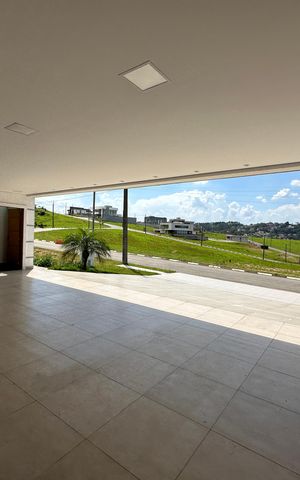 Casa de condomínio para alugar com 262m², 4 quartos e 4 vagas Casa de condomínio para alugar com 262m², 4 quartos e 4 vagasGaragem