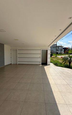 Casa de condomínio para alugar com 262m², 4 quartos e 4 vagas Casa de condomínio para alugar com 262m², 4 quartos e 4 vagasGaragem