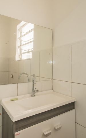 Casa para alugar com 100m², 2 quartos e 1 vaga Casa para alugar com 100m², 2 quartos e 1 vagaBanheiro