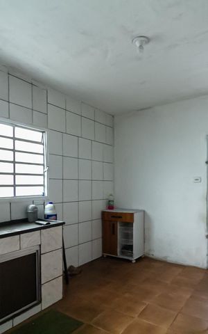Casa à venda com 130m², 1 quarto e 2 vagas Casa à venda com 130m², 1 quarto e 2 vagasCozinha