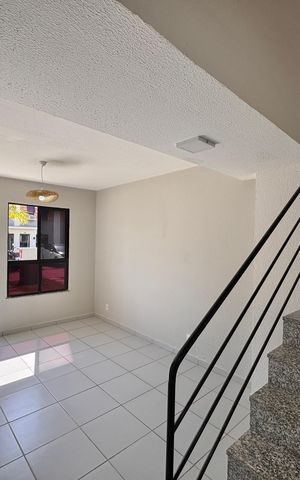 Casa de condomínio à venda com 65m², 2 quartos e 1 vaga Casa de condomínio à venda com 65m², 2 quartos e 1 vagaSala