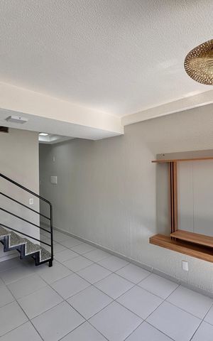 Casa de condomínio à venda com 65m², 2 quartos e 1 vaga Casa de condomínio à venda com 65m², 2 quartos e 1 vagaSala
