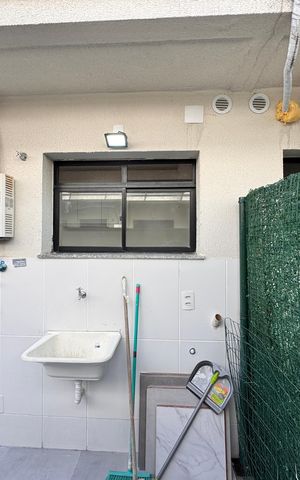 Casa de condomínio à venda com 65m², 2 quartos e 1 vaga Casa de condomínio à venda com 65m², 2 quartos e 1 vagaÁrea de Serviço