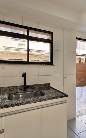 Casa de condomínio à venda com 65m², 2 quartos e 1 vaga Casa de condomínio à venda com 65m², 2 quartos e 1 vagaCozinha