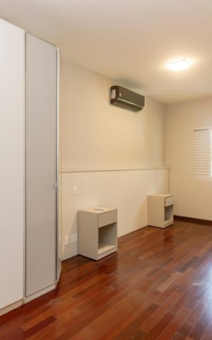 Casa para alugar com 450m², 4 quartos e 4 vagas Casa para alugar com 450m², 4 quartos e 4 vagasSuíte 4