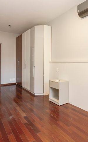 Casa para alugar com 450m², 4 quartos e 4 vagas Casa para alugar com 450m², 4 quartos e 4 vagasSuíte 4