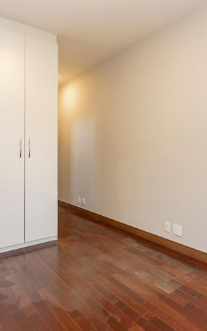 Casa para alugar com 450m², 4 quartos e 4 vagas Casa para alugar com 450m², 4 quartos e 4 vagasSuíte 2