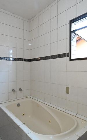 Casa para alugar com 260m², 3 quartos e 2 vagasBanheiro Suíte 