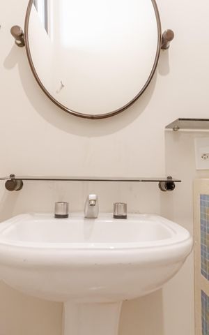 Apartamento para alugar com 90m², 2 quartos e sem vagaBanheiro