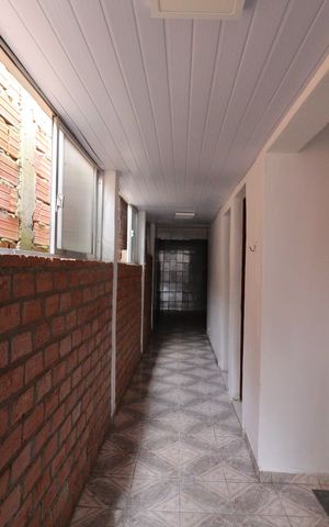 Casa à venda com 125m², 3 quartos e 2 vagasCorredor