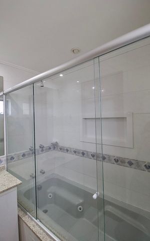 Apartamento para alugar com 147m², 3 quartos e 1 vaga Apartamento para alugar com 147m², 3 quartos e 1 vagaBanheiro - Suíte