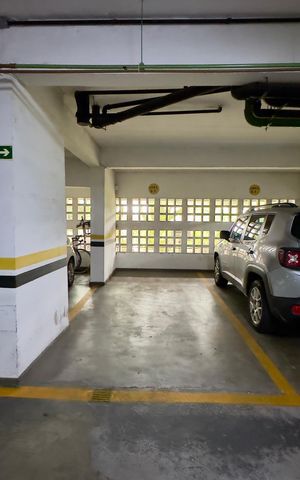 Apartamento para alugar com 147m², 3 quartos e 1 vaga Apartamento para alugar com 147m², 3 quartos e 1 vagaGaragem