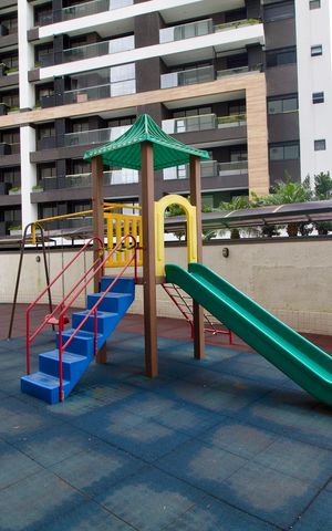 Apartamento para alugar com 147m², 3 quartos e 1 vaga Apartamento para alugar com 147m², 3 quartos e 1 vagaÁrea comum - Playground