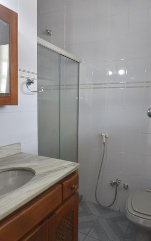 Apartamento para alugar com 85m², 2 quartos e sem vagaBanheiro da Suíte