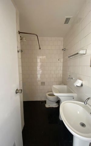 Apartamento para alugar com 20m², 1 quarto e sem vaga Apartamento para alugar com 20m², 1 quarto e sem vagaBanheiro