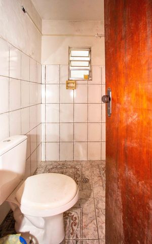 Casa para alugar com 100m², 4 quartos e 5 vagasBanheiro Casa 3